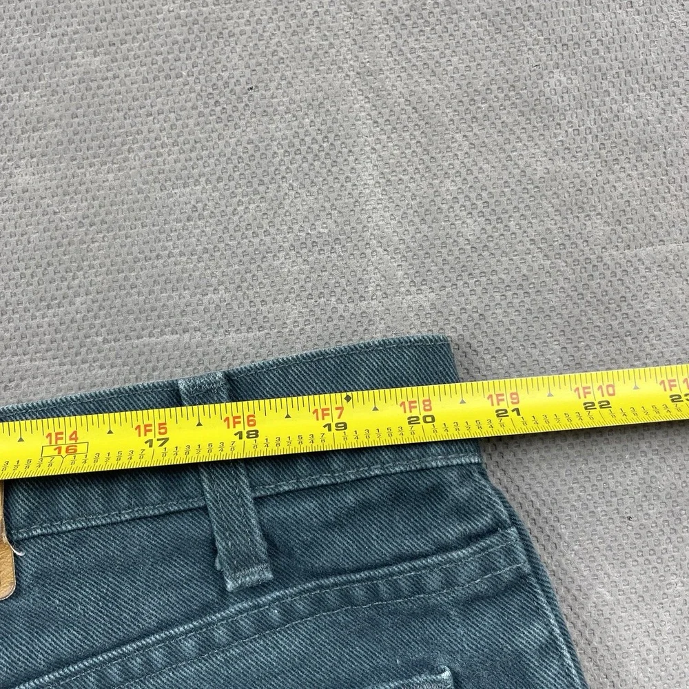 Levis tagged size